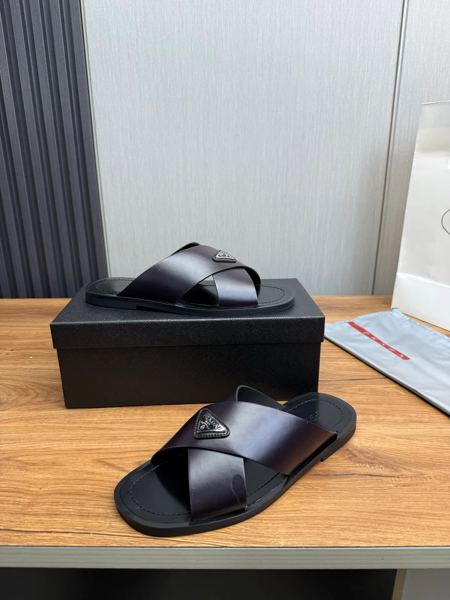 Factory price 340💰 ＰＲＡＤＡPrada - popular men's slippers hot sale 🔥 🩴Official website one to one production 38-45 sizes 45 46 🉑️Customized!